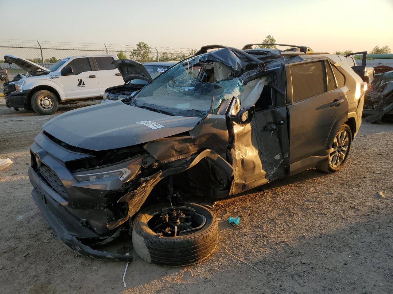 TOYOTA RAV4 XLE P 2020