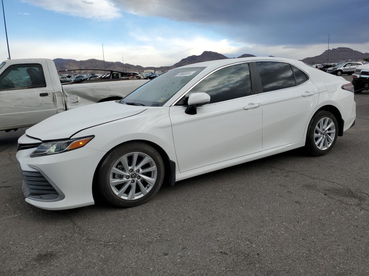 TOYOTA CAMRY LE 2023