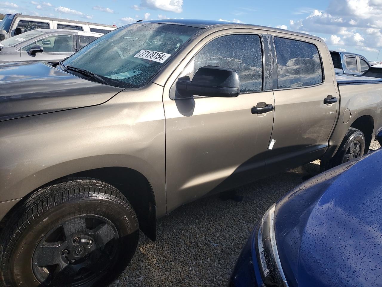TOYOTA TUNDRA CRE 2011