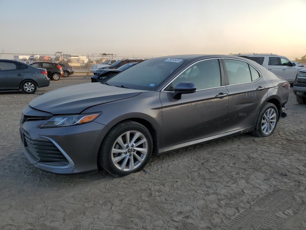 TOYOTA CAMRY LE 2021