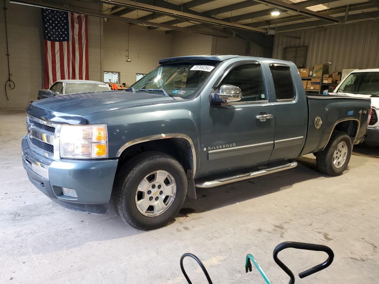 CHEVROLET SILVERADO 2011
