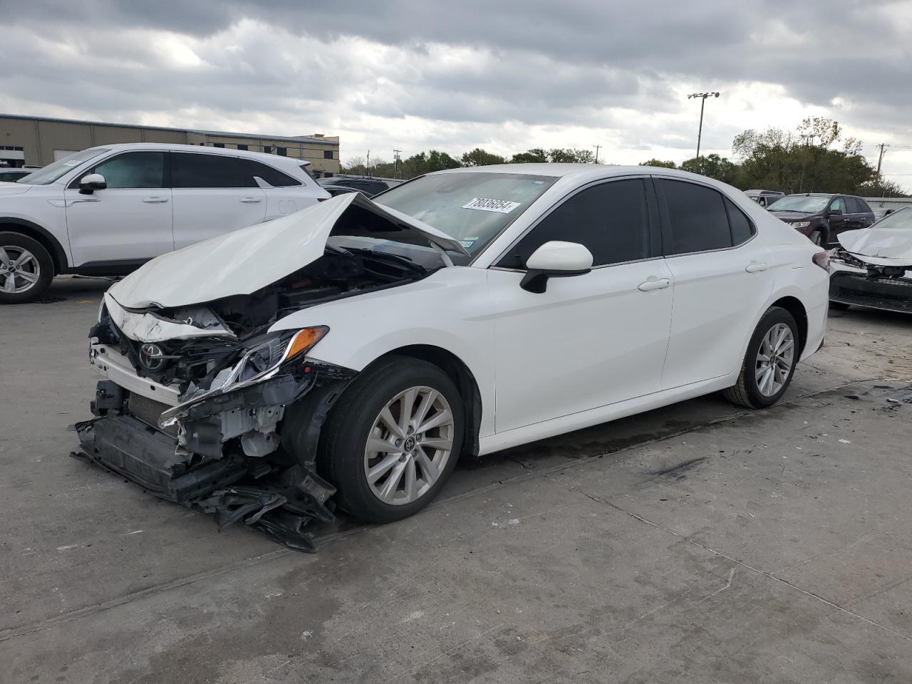 TOYOTA CAMRY LE 2022