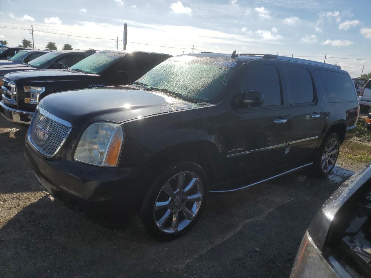 GMC YUKON XL D 2011