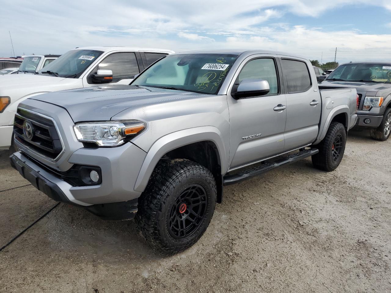TOYOTA TACOMA DOU 2021