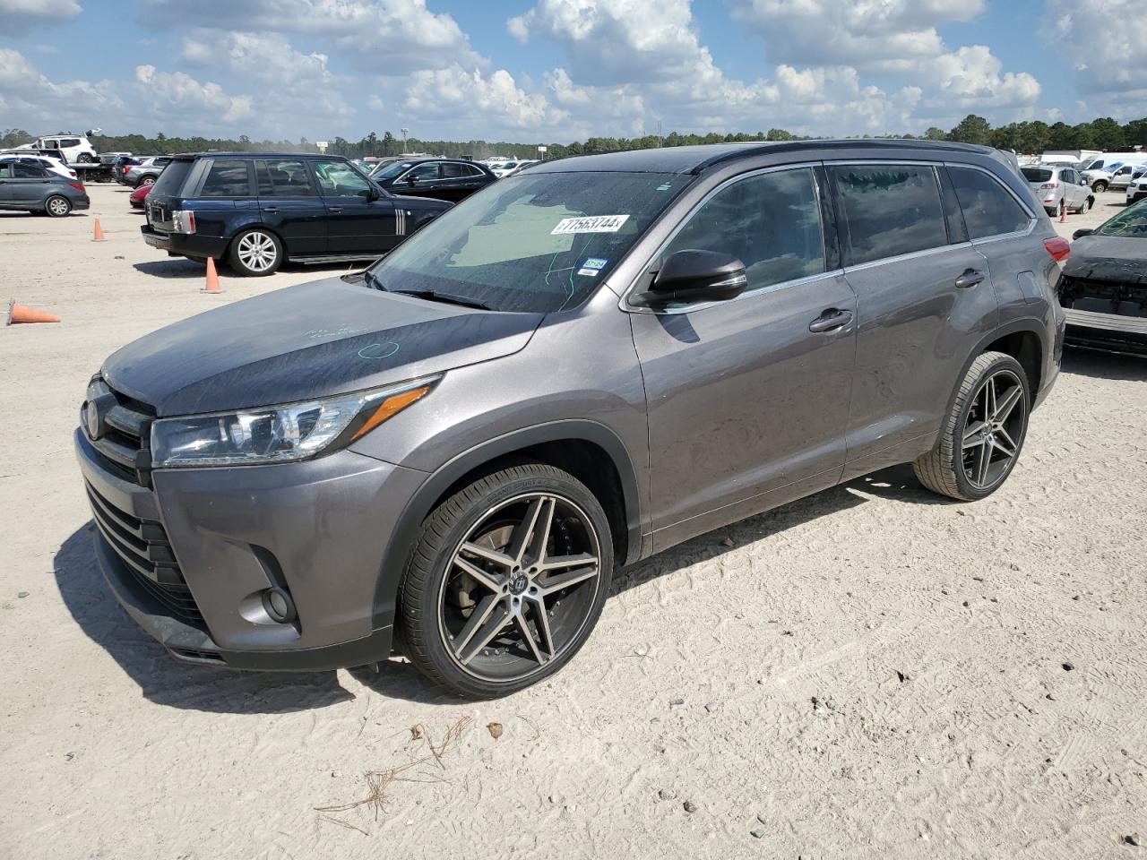 TOYOTA HIGHLANDER 2017