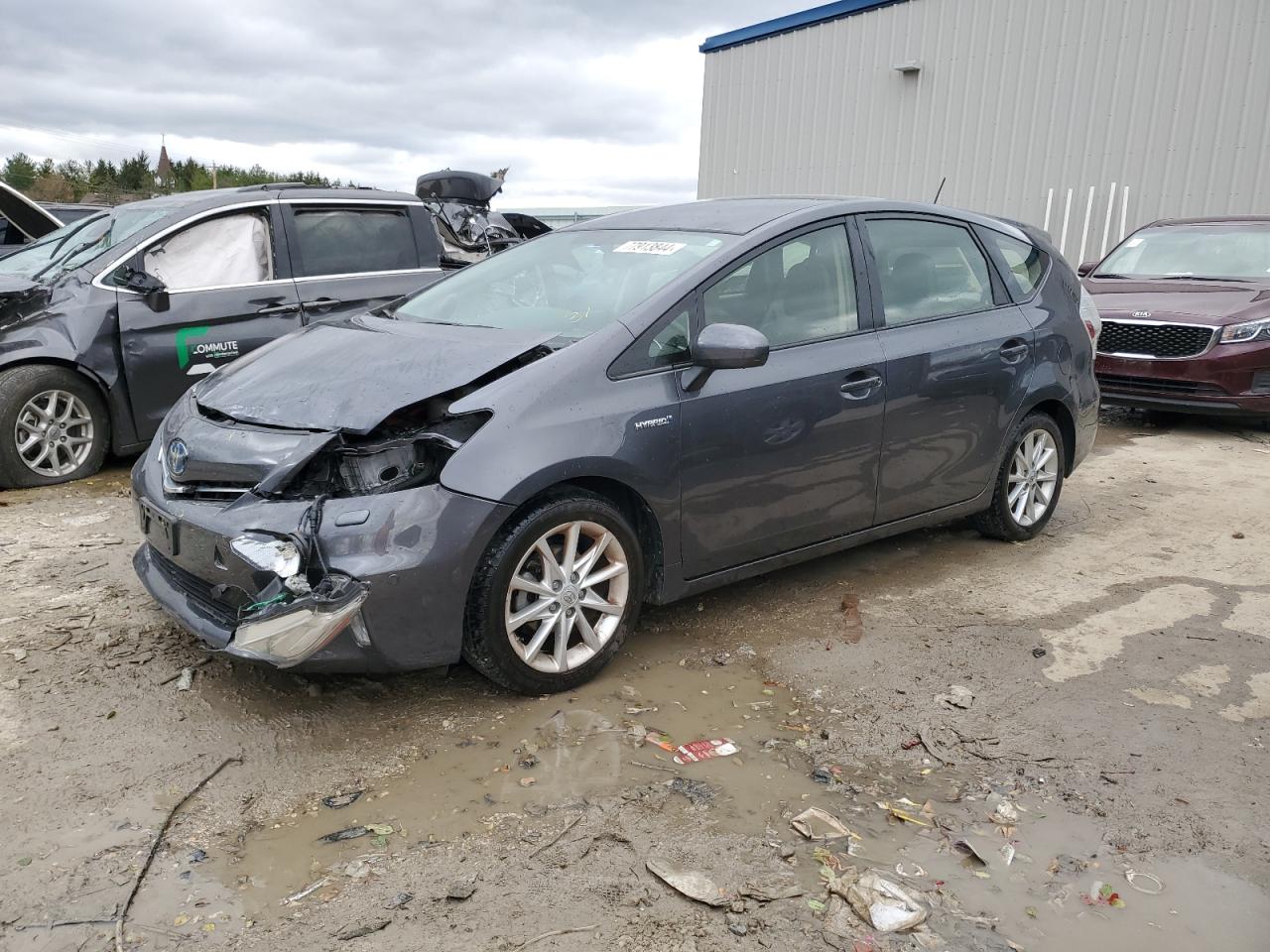 TOYOTA PRIUS V 2014