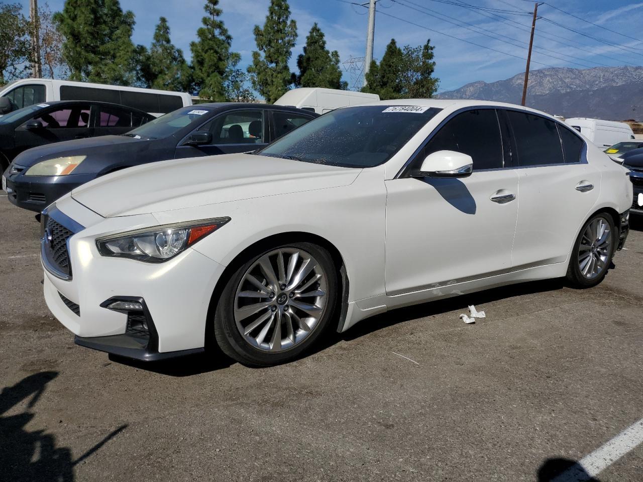 INFINITI Q50 BASE 2015