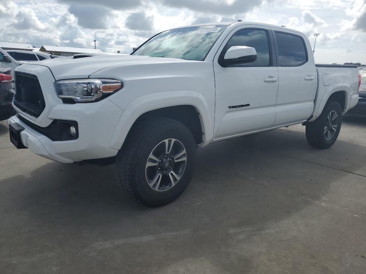 TOYOTA TACOMA DOU 2017
