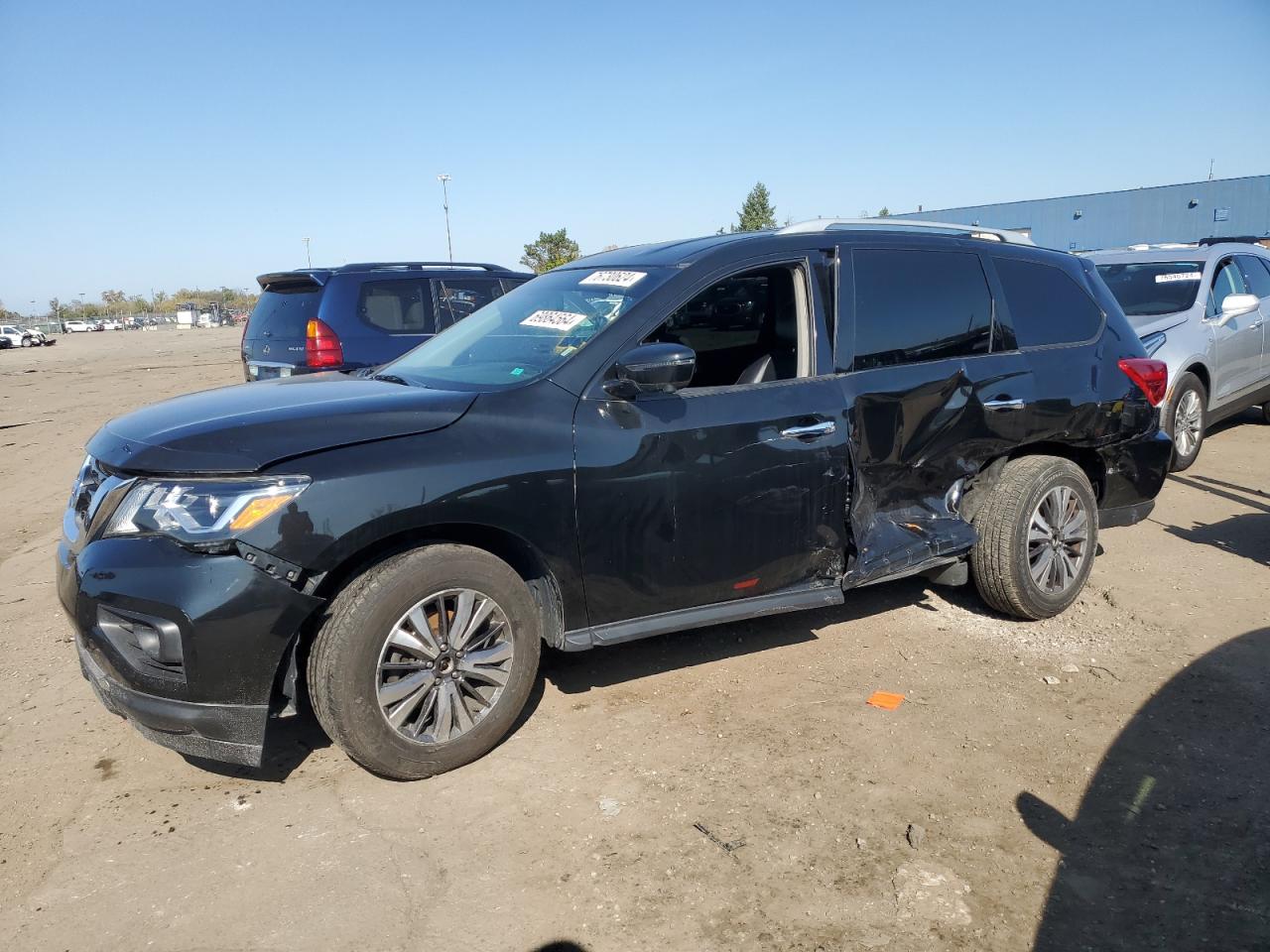 NISSAN PATHFINDER 2019