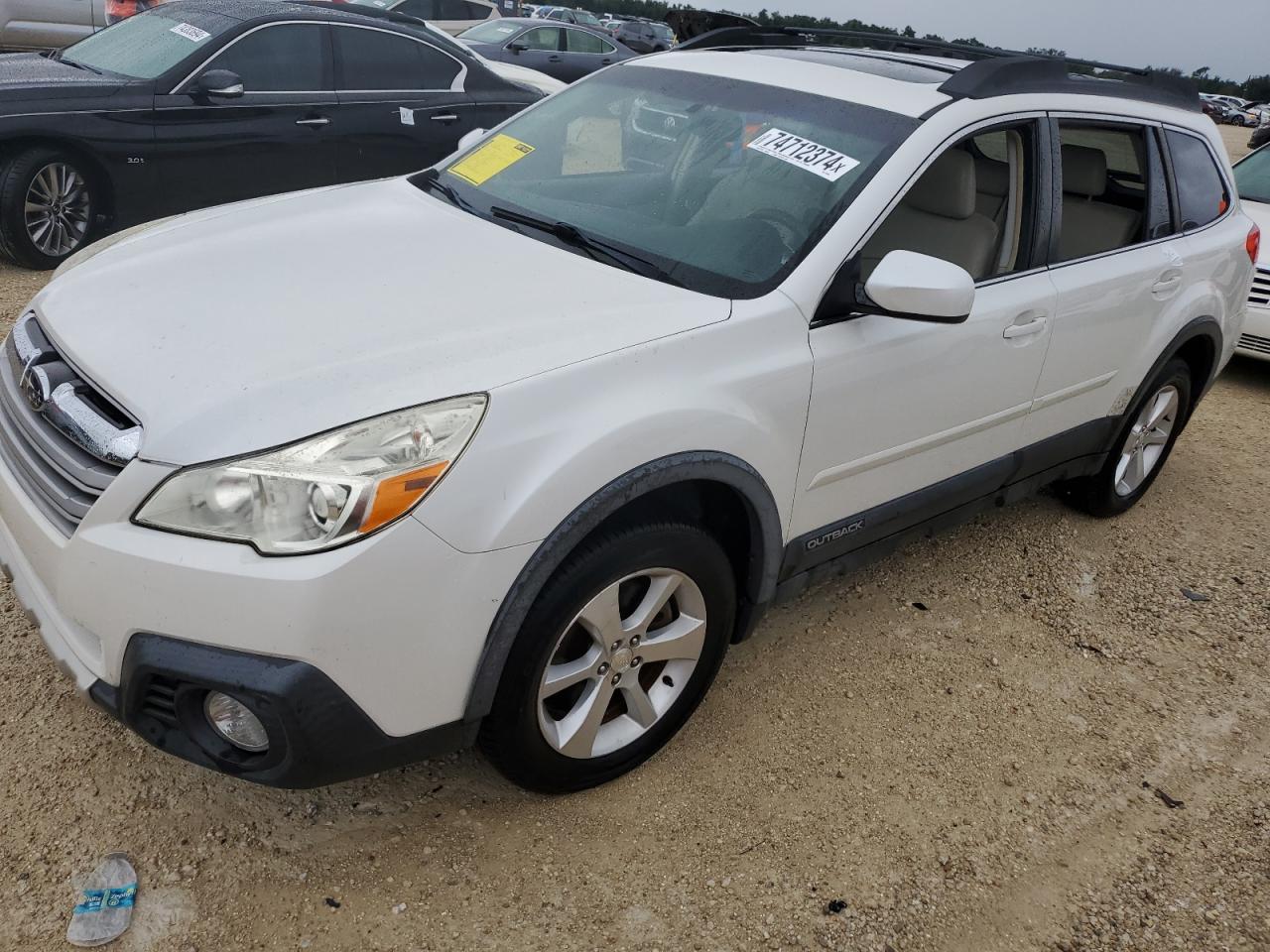 SUBARU OUTBACK 3. 2014