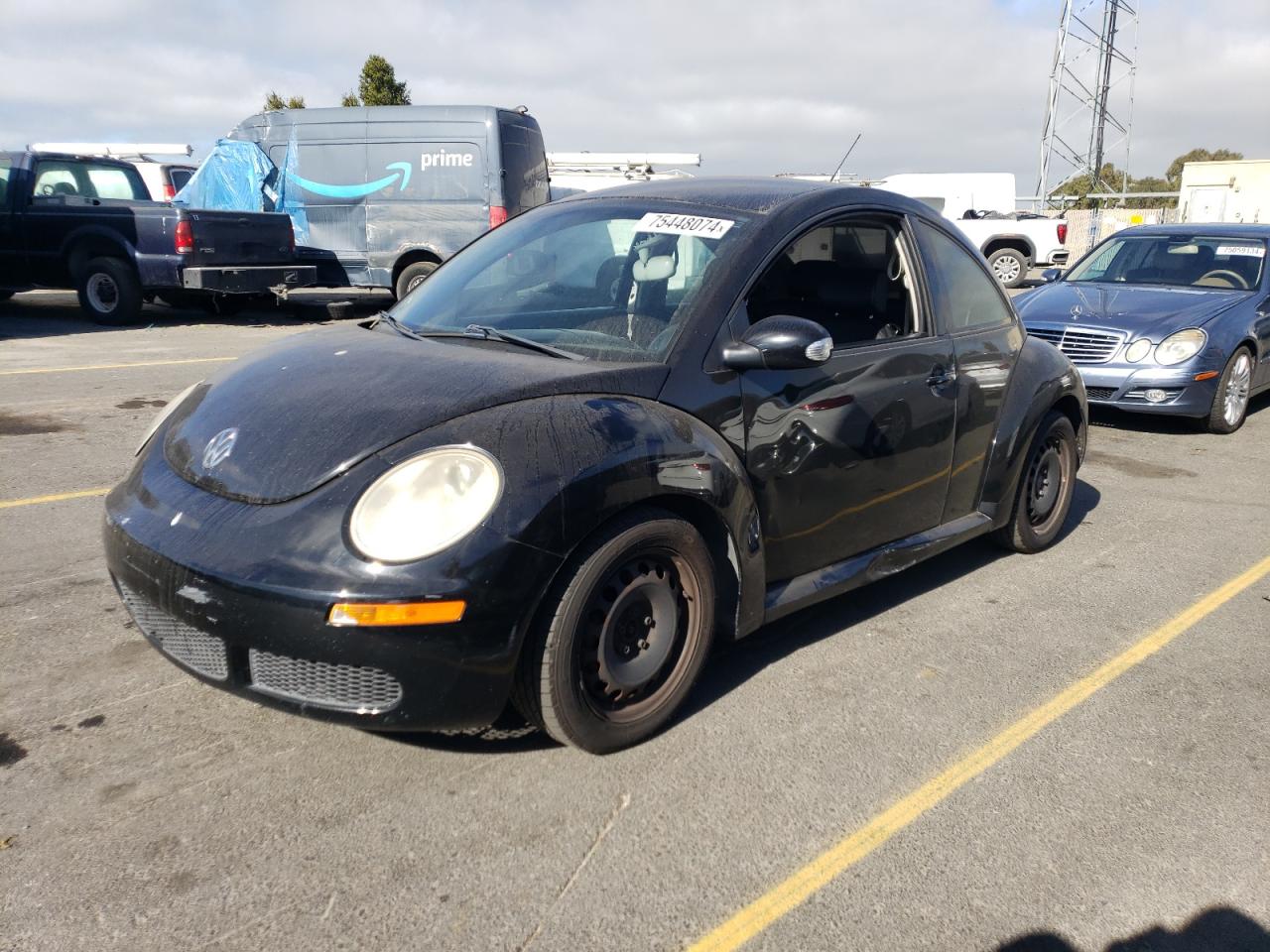 VOLKSWAGEN NEW BEETLE 2010