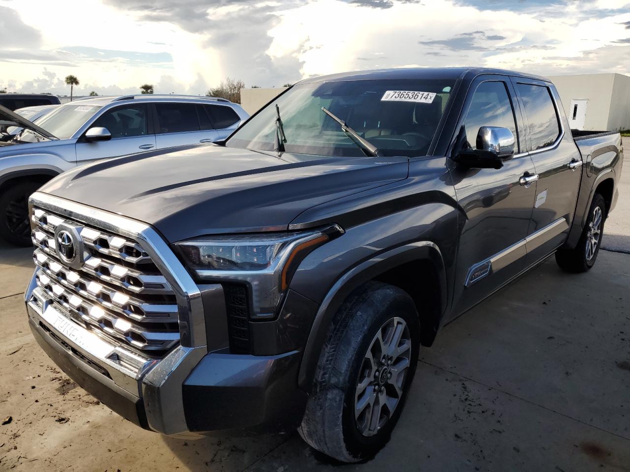 TOYOTA TUNDRA CRE 2023