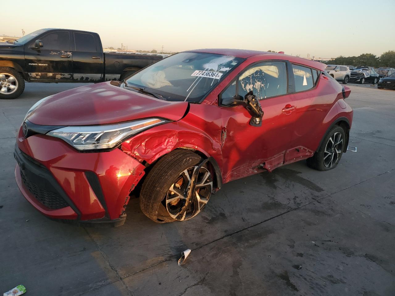 TOYOTA C-HR XLE 2022