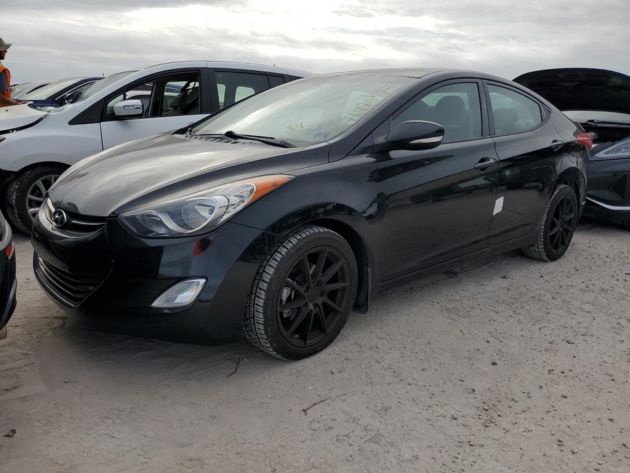 HYUNDAI ELANTRA GL 2013