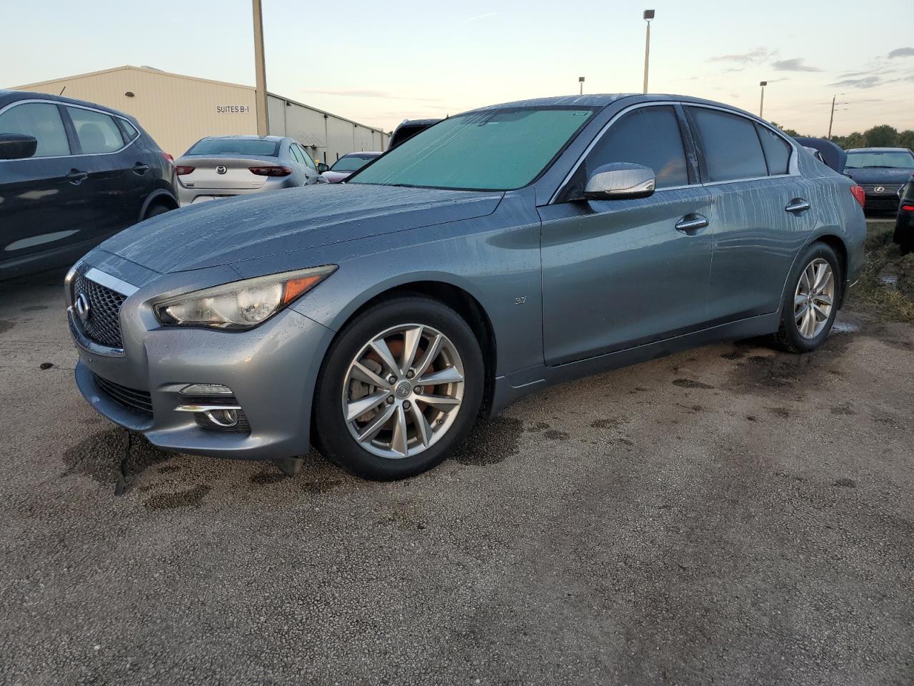 INFINITI Q50 BASE 2015