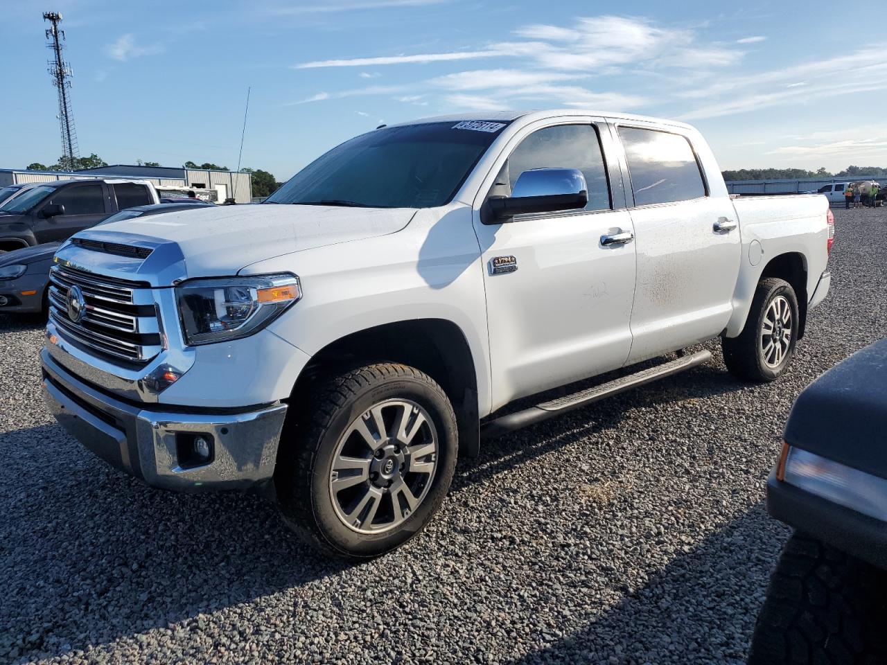 TOYOTA TUNDRA CRE 2019
