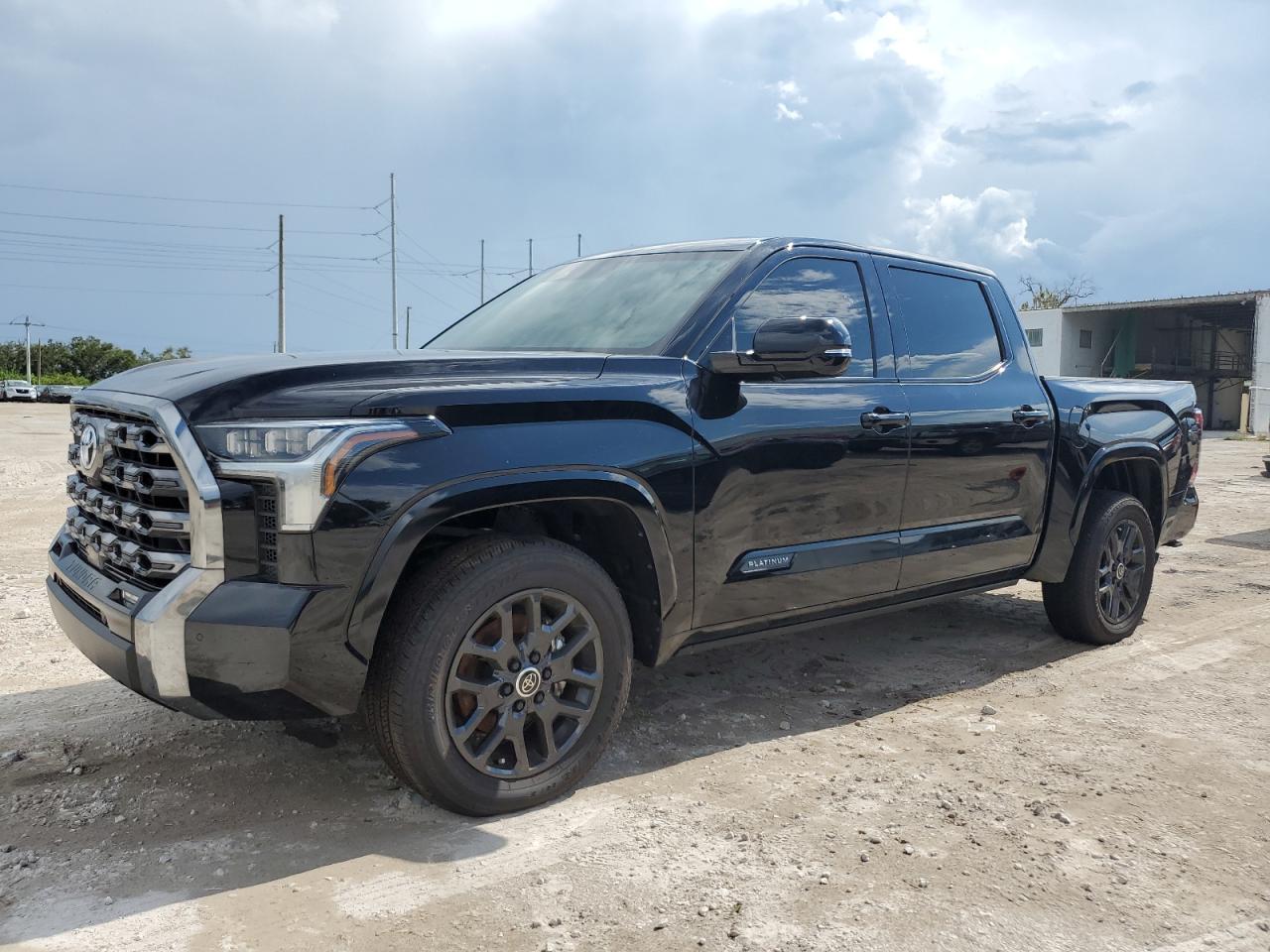 TOYOTA TUNDRA CRE 2024