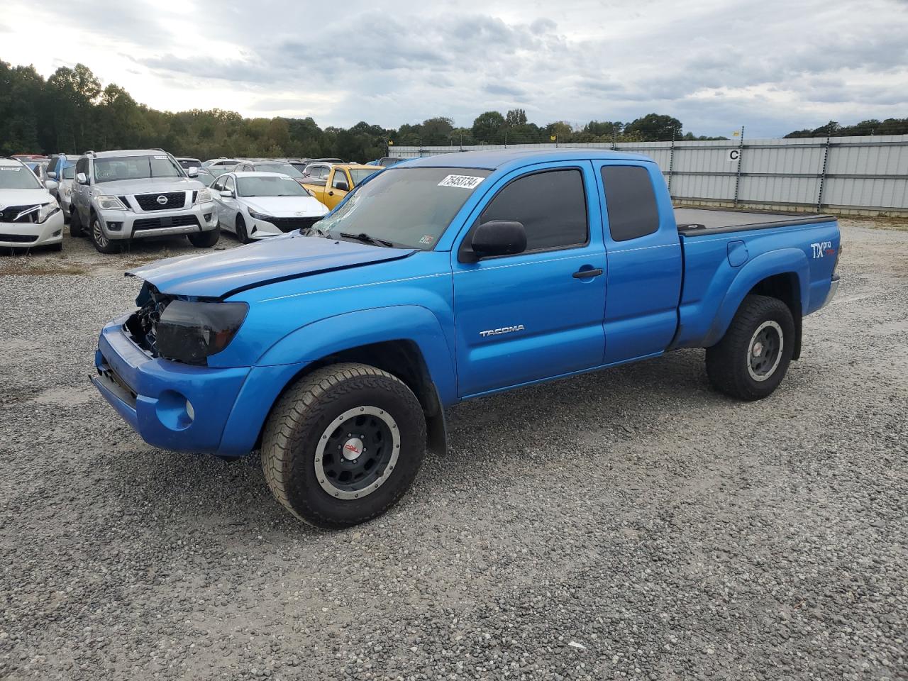 TOYOTA TACOMA ACC 2011