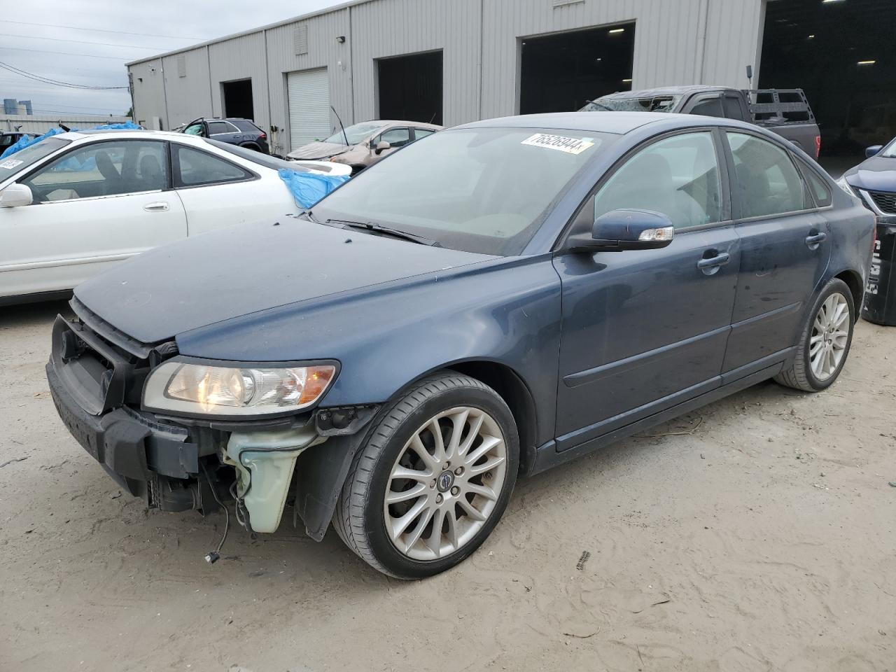 VOLVO S40 T5 2011