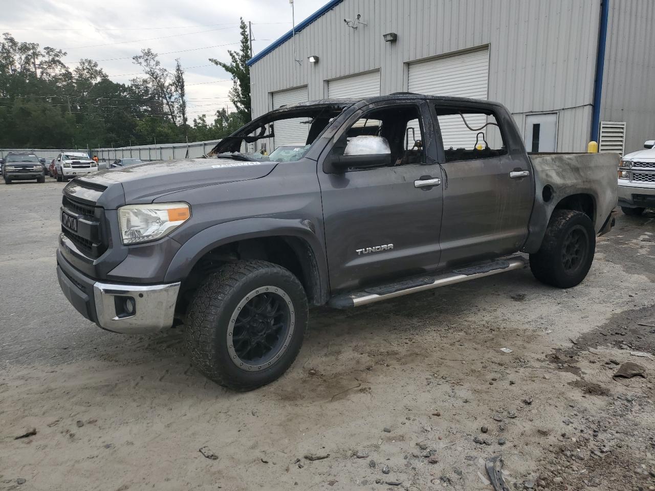 TOYOTA TUNDRA CRE 2014