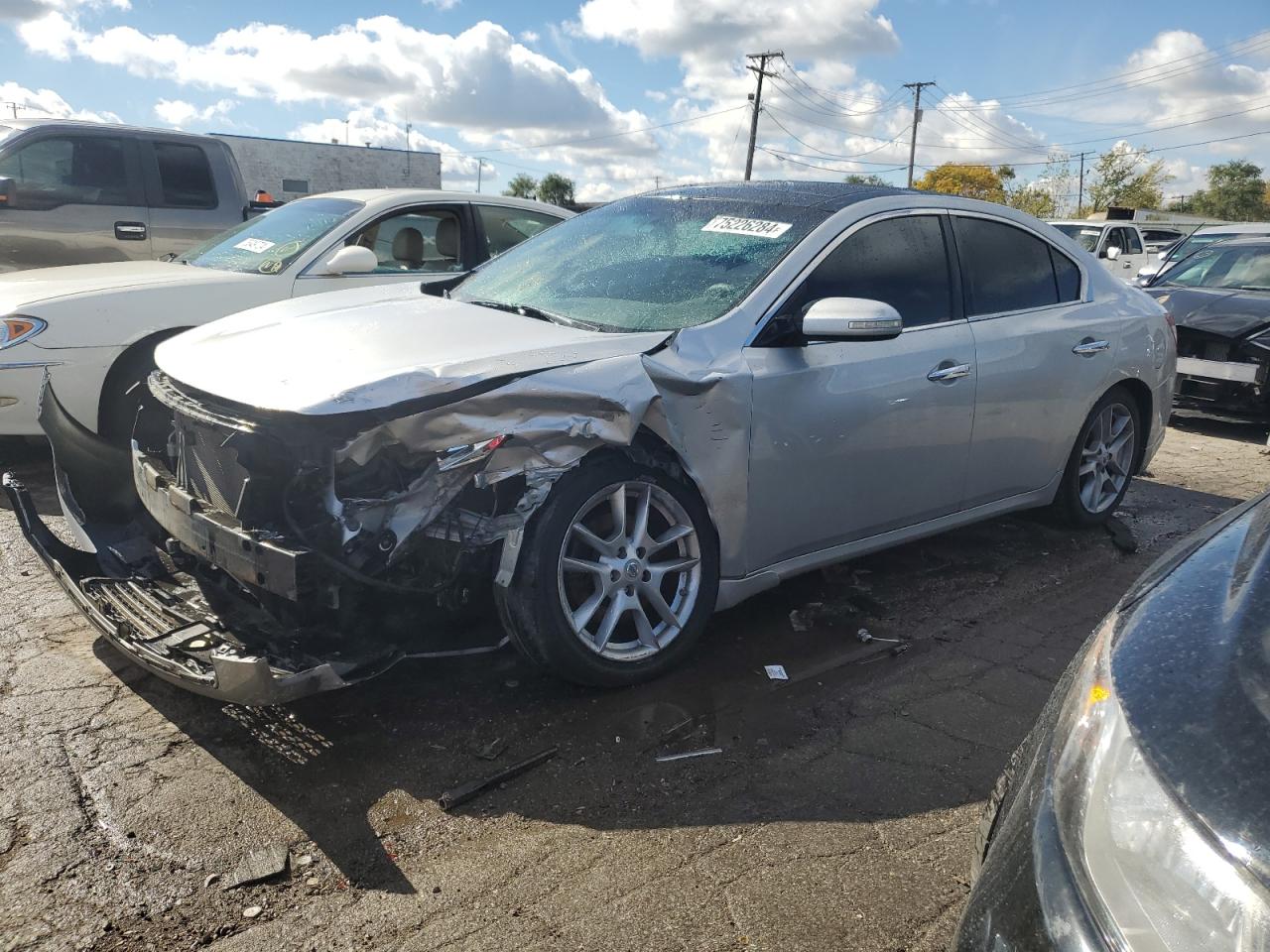 NISSAN MAXIMA 2011