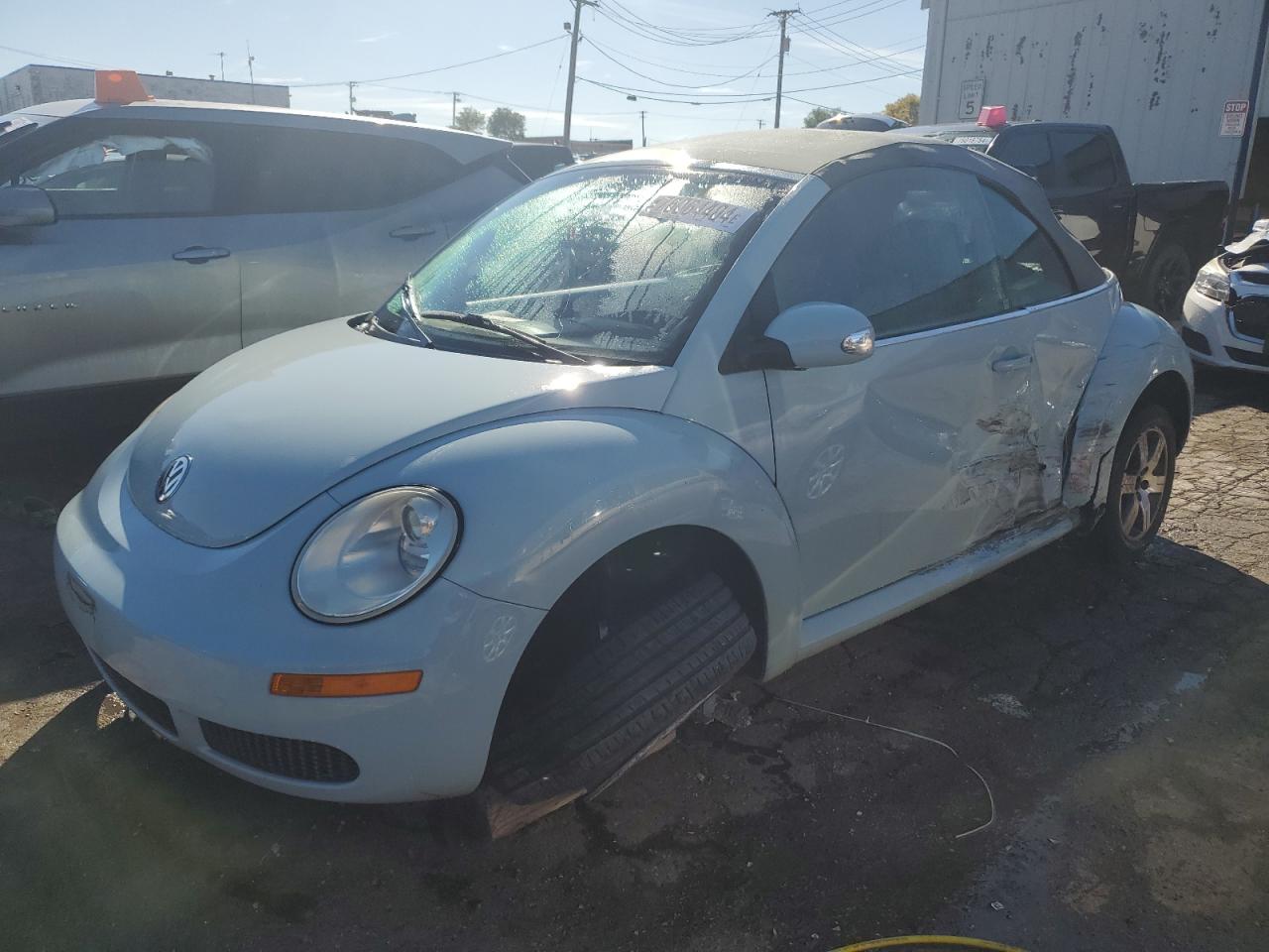 VOLKSWAGEN NEW BEETLE 2006