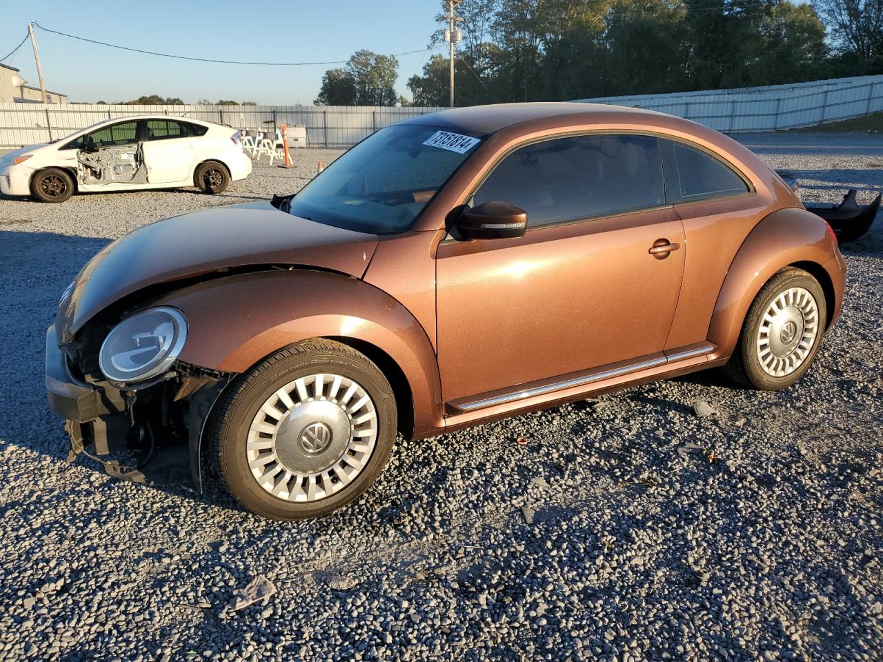 VOLKSWAGEN BEETLE SE 2016
