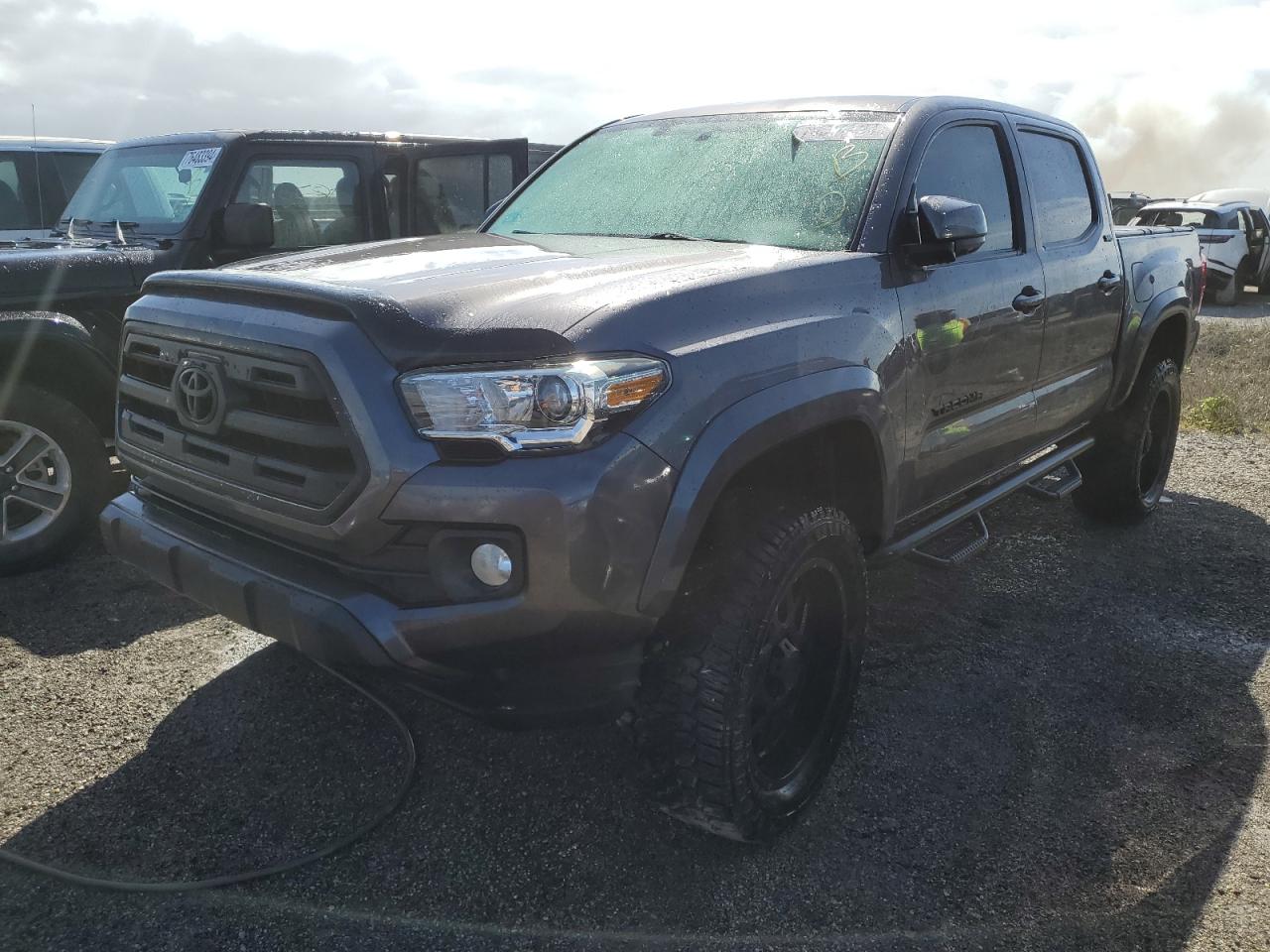 TOYOTA TACOMA DOU 2017