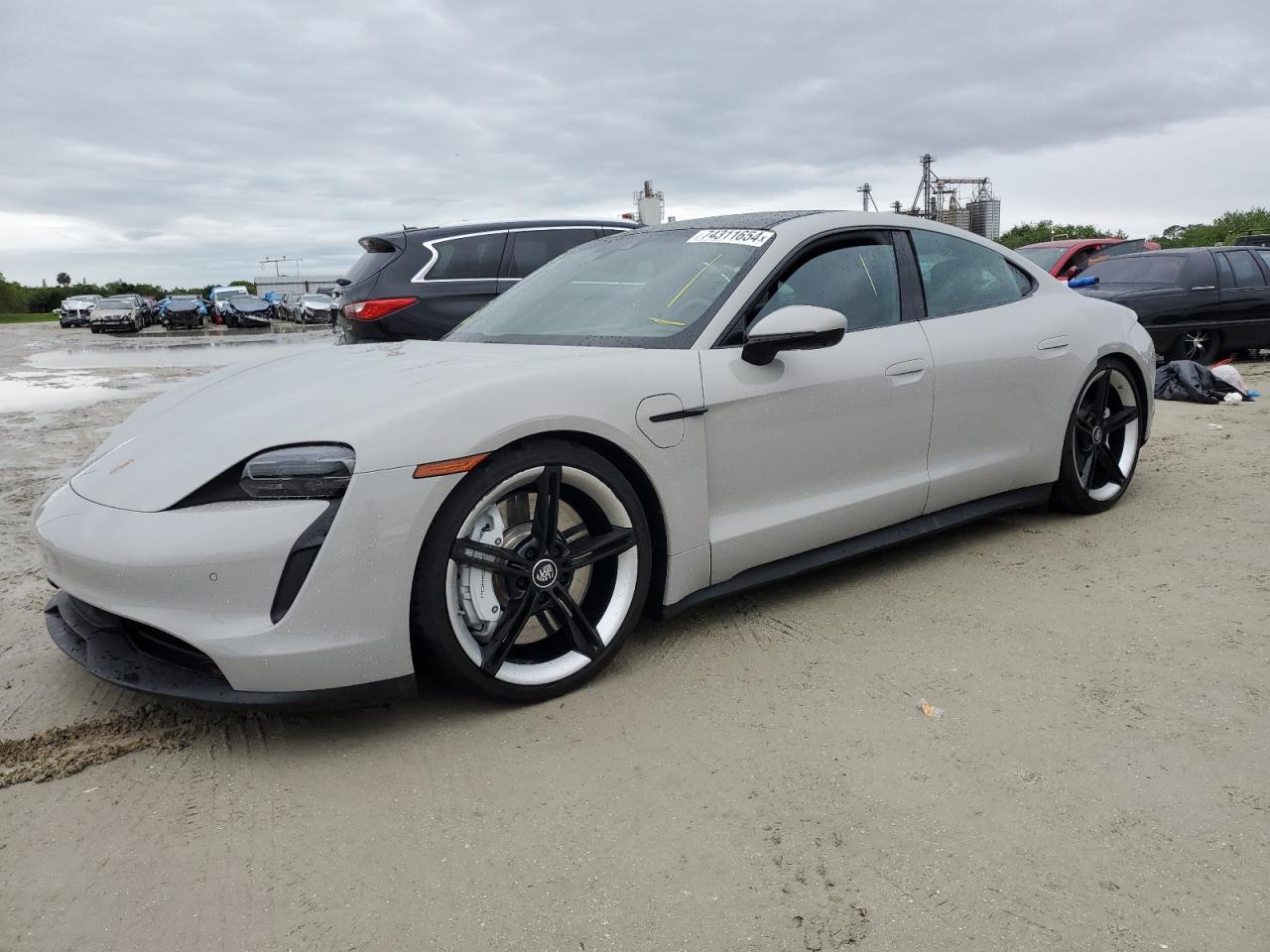 PORSCHE TAYCAN 2022