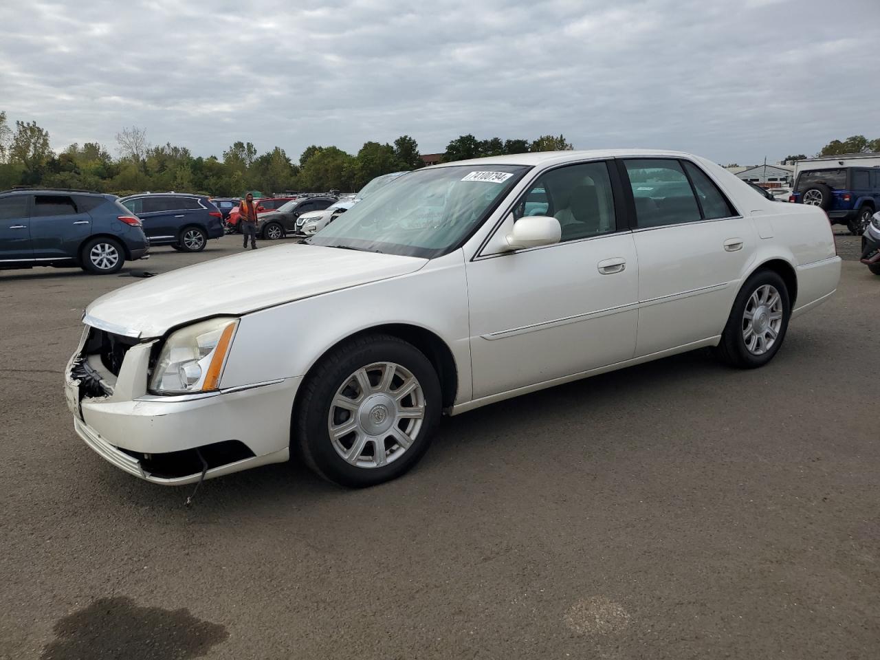 CADILLAC DTS 2011