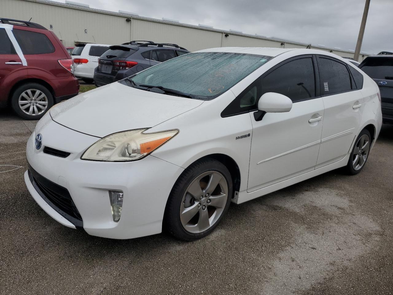 TOYOTA PRIUS 2013