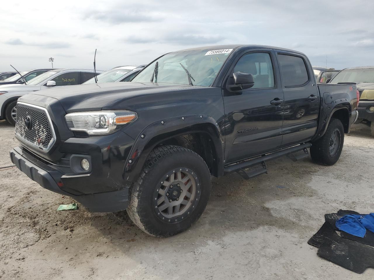 TOYOTA TACOMA DOU 2017