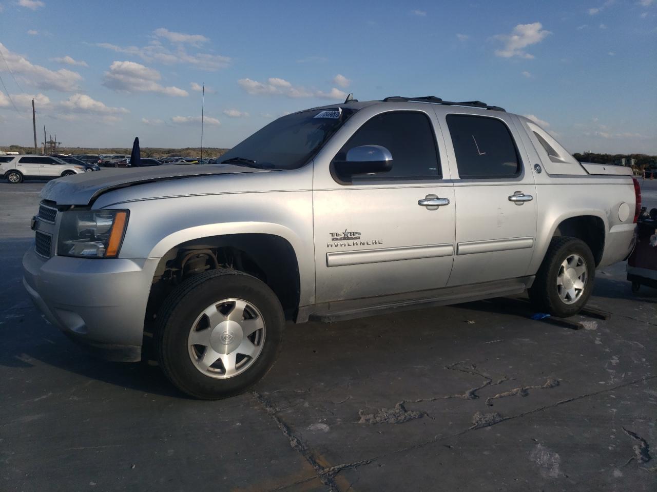 CHEVROLET AVALANCHE 2013