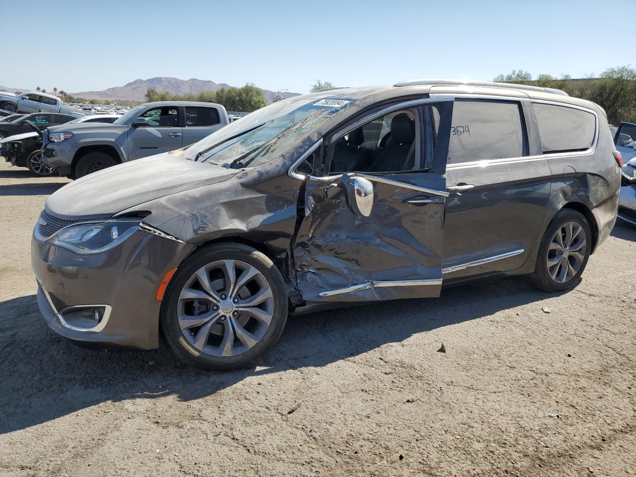 CHRYSLER PACIFICA L 2018