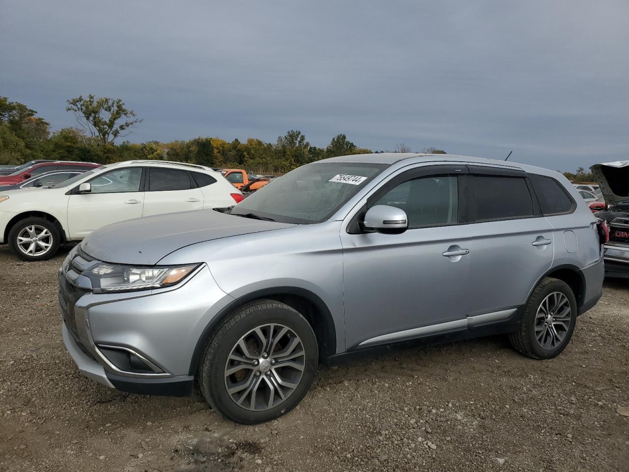 MITSUBISHI OUTLANDER 2016