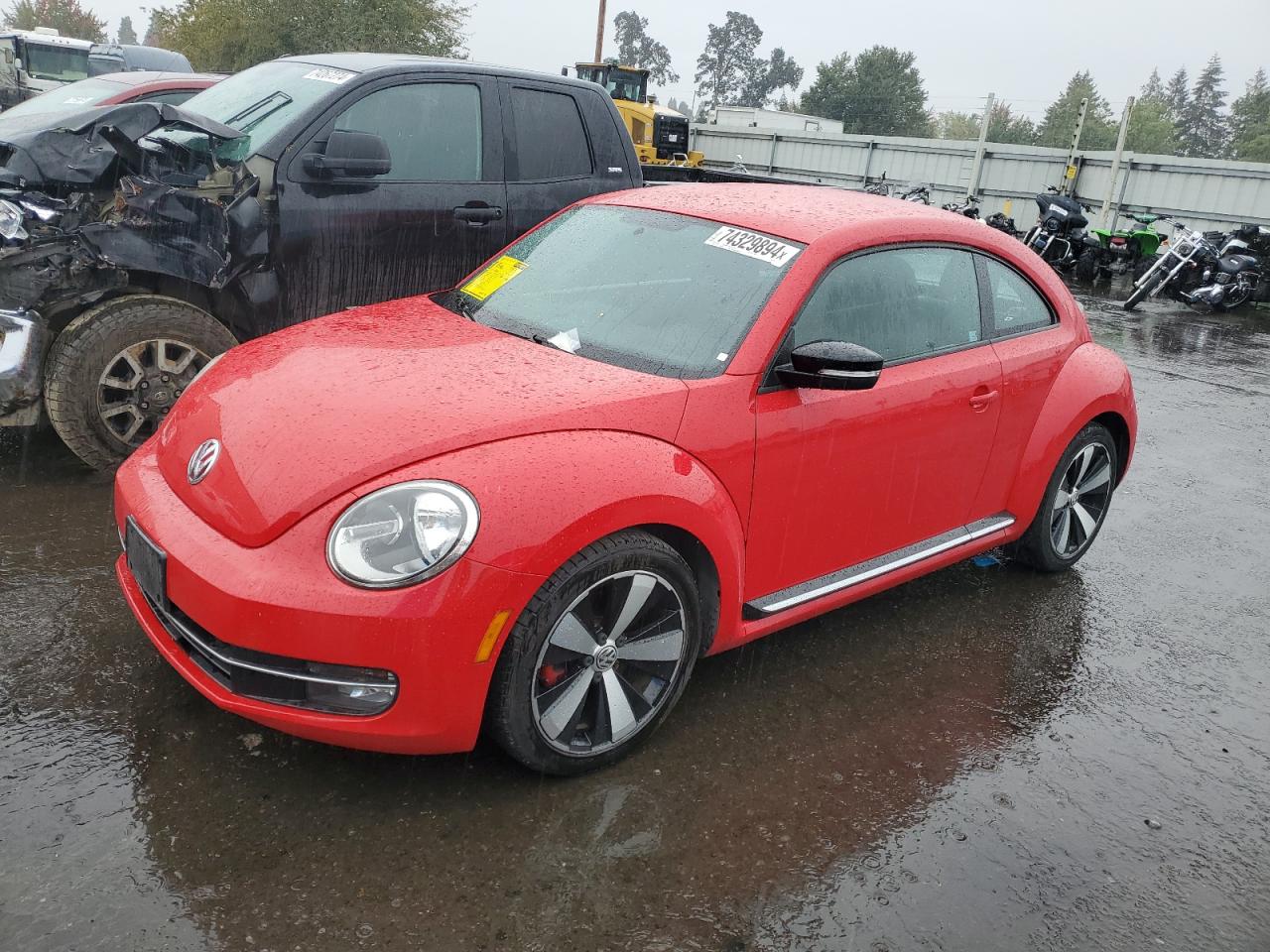 VOLKSWAGEN BEETLE TUR 2013