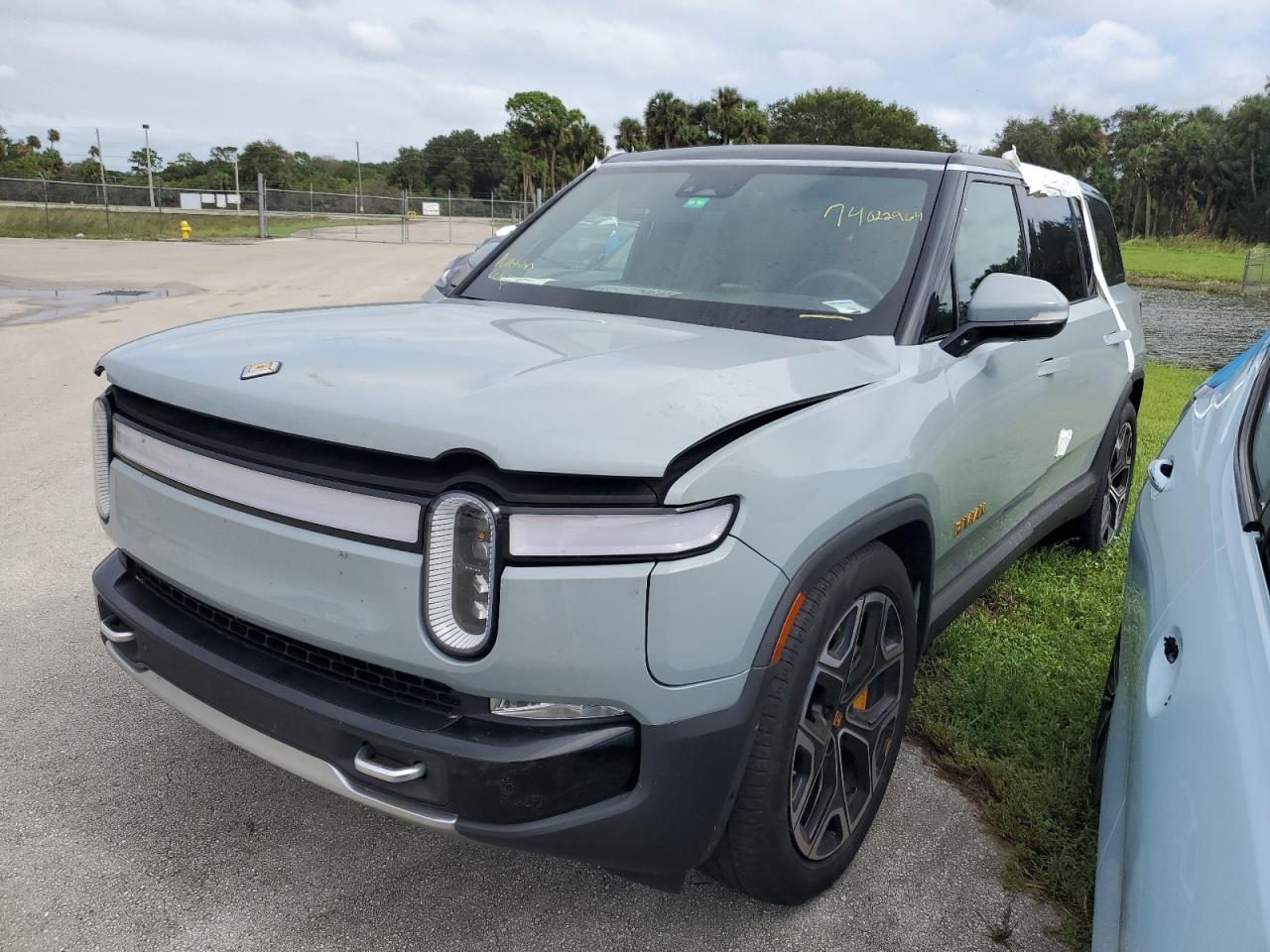 RIVIAN R1S LAUNCH 2022