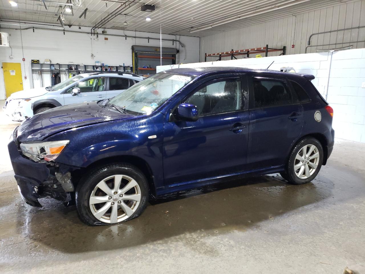 MITSUBISHI OUTLANDER 2012