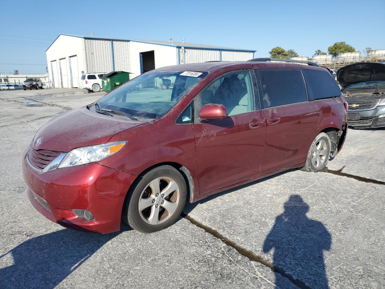 TOYOTA SIENNA LE 2016
