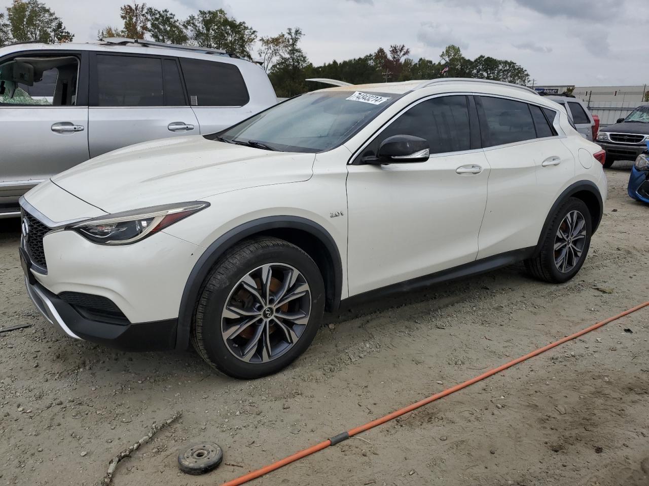 INFINITI QX30 BASE 2017