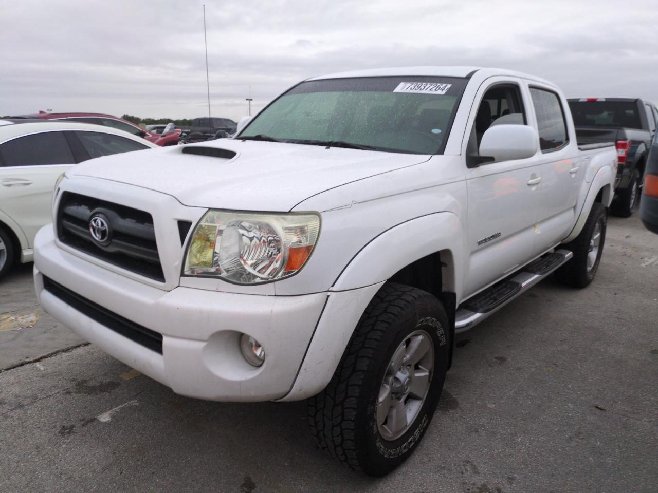 TOYOTA TACOMA DOU 2005