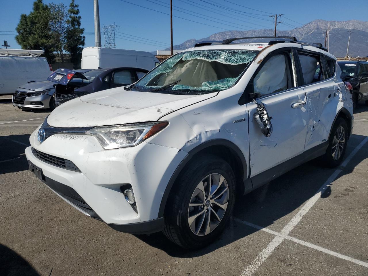 TOYOTA RAV4 HV XL 2016