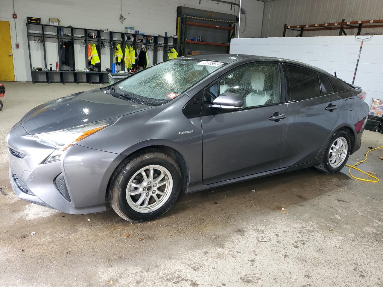 TOYOTA PRIUS 2016