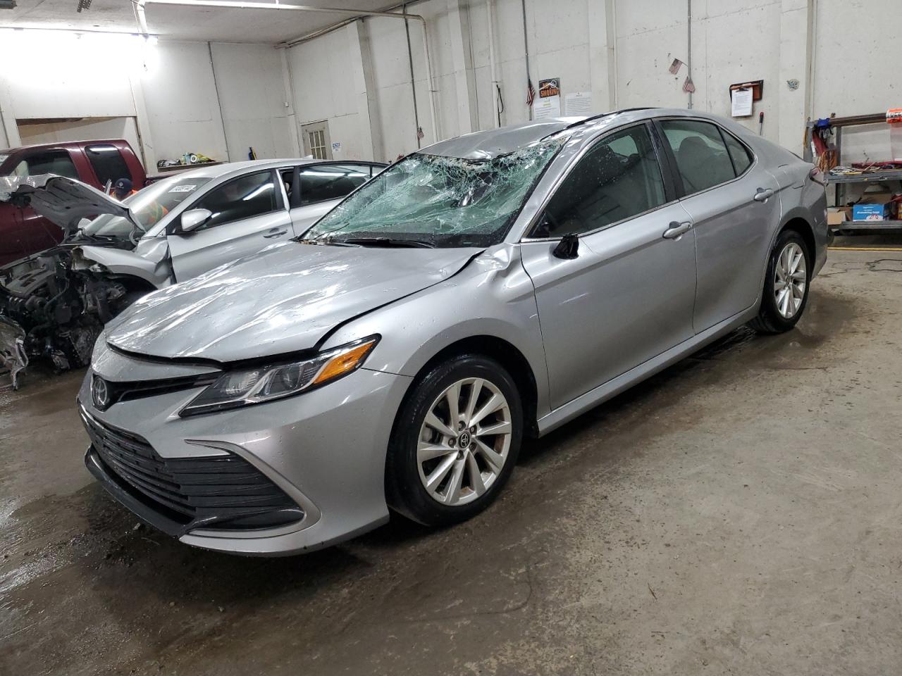 TOYOTA CAMRY LE 2023