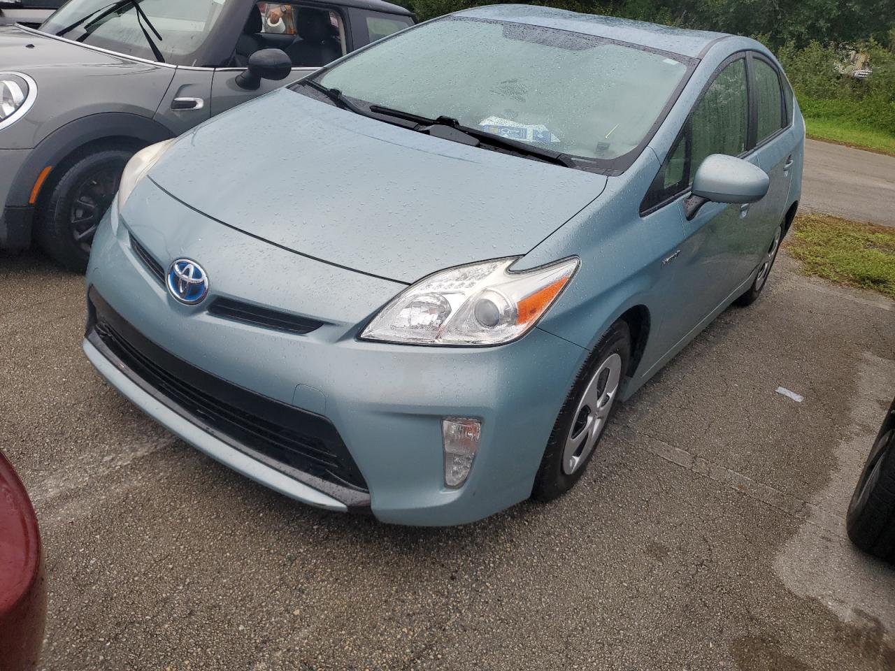 TOYOTA PRIUS 2013