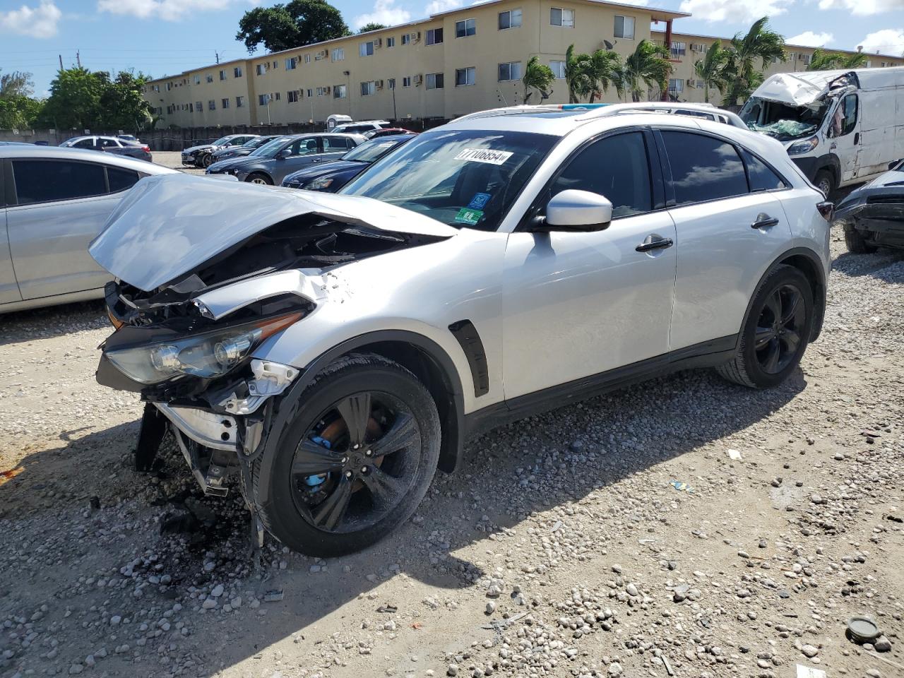 INFINITI FX35 2011
