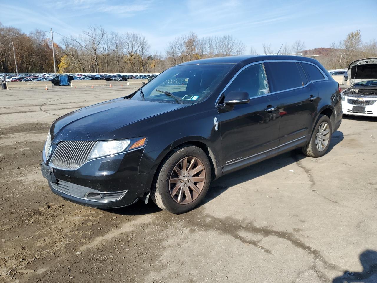 LINCOLN MKT 2015
