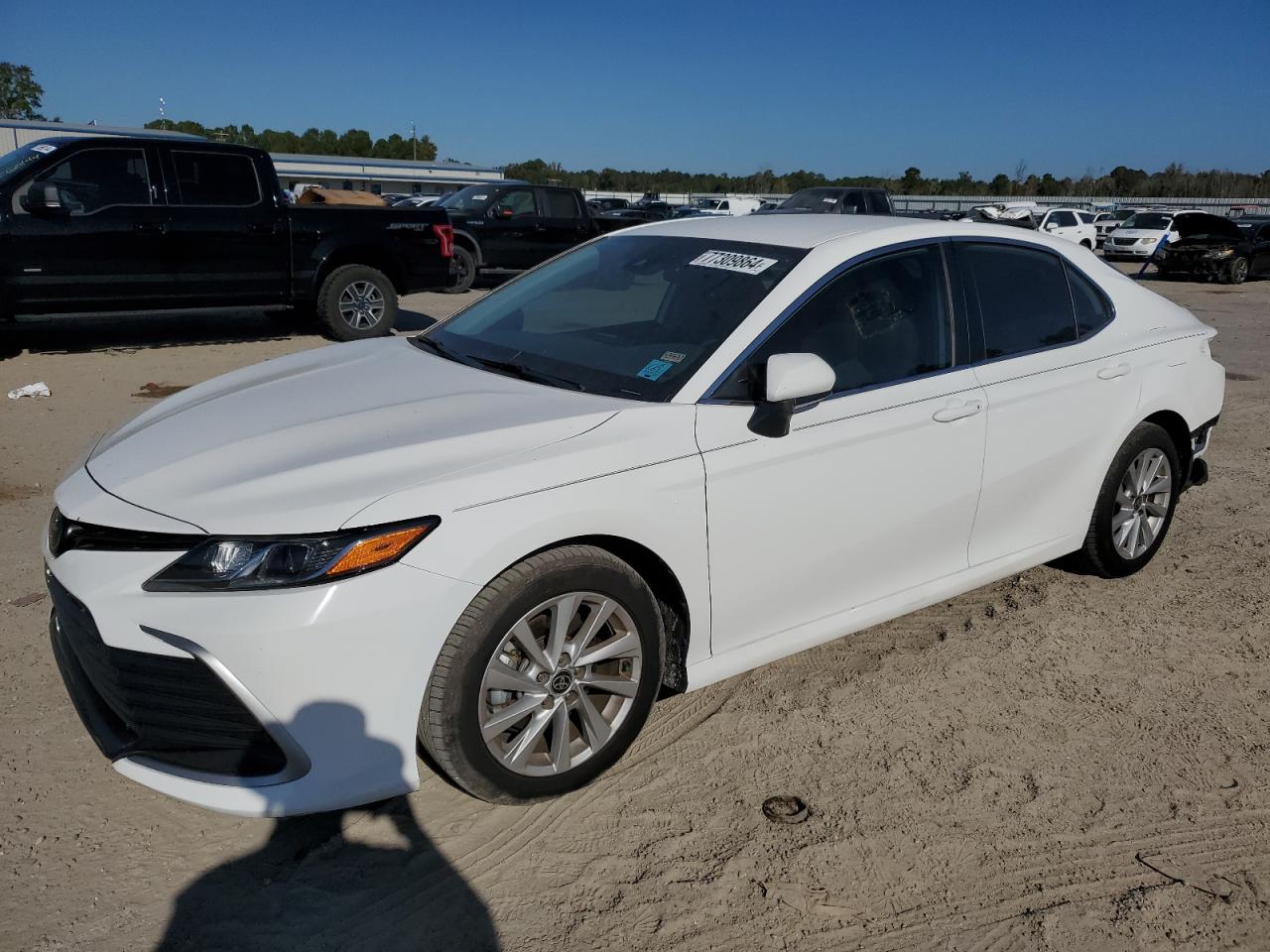 TOYOTA CAMRY LE 2021