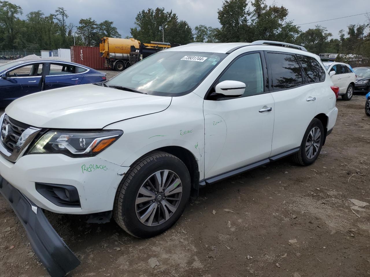 NISSAN PATHFINDER 2017