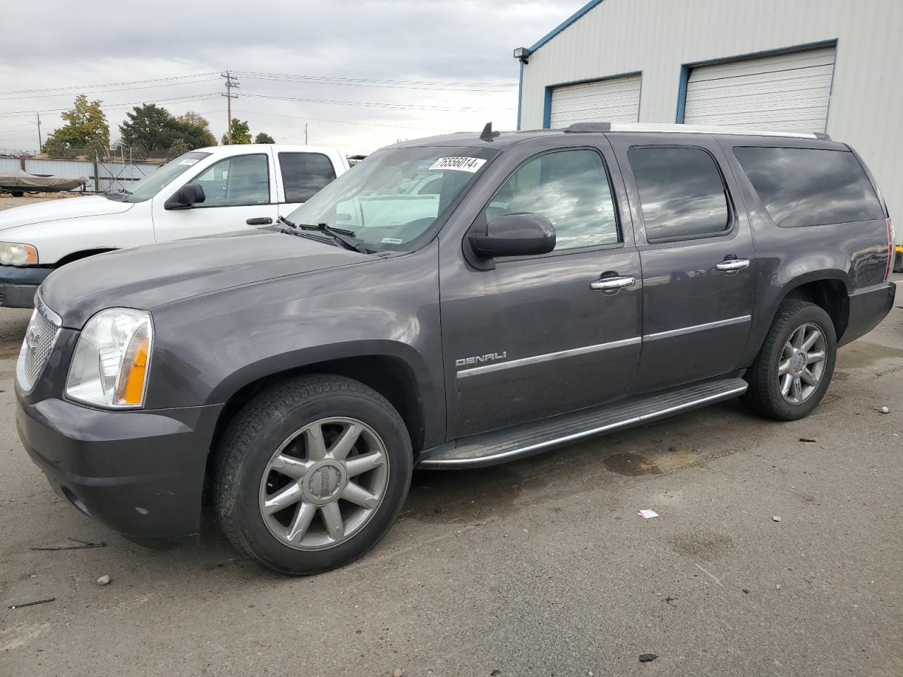 GMC YUKON XL D 2011